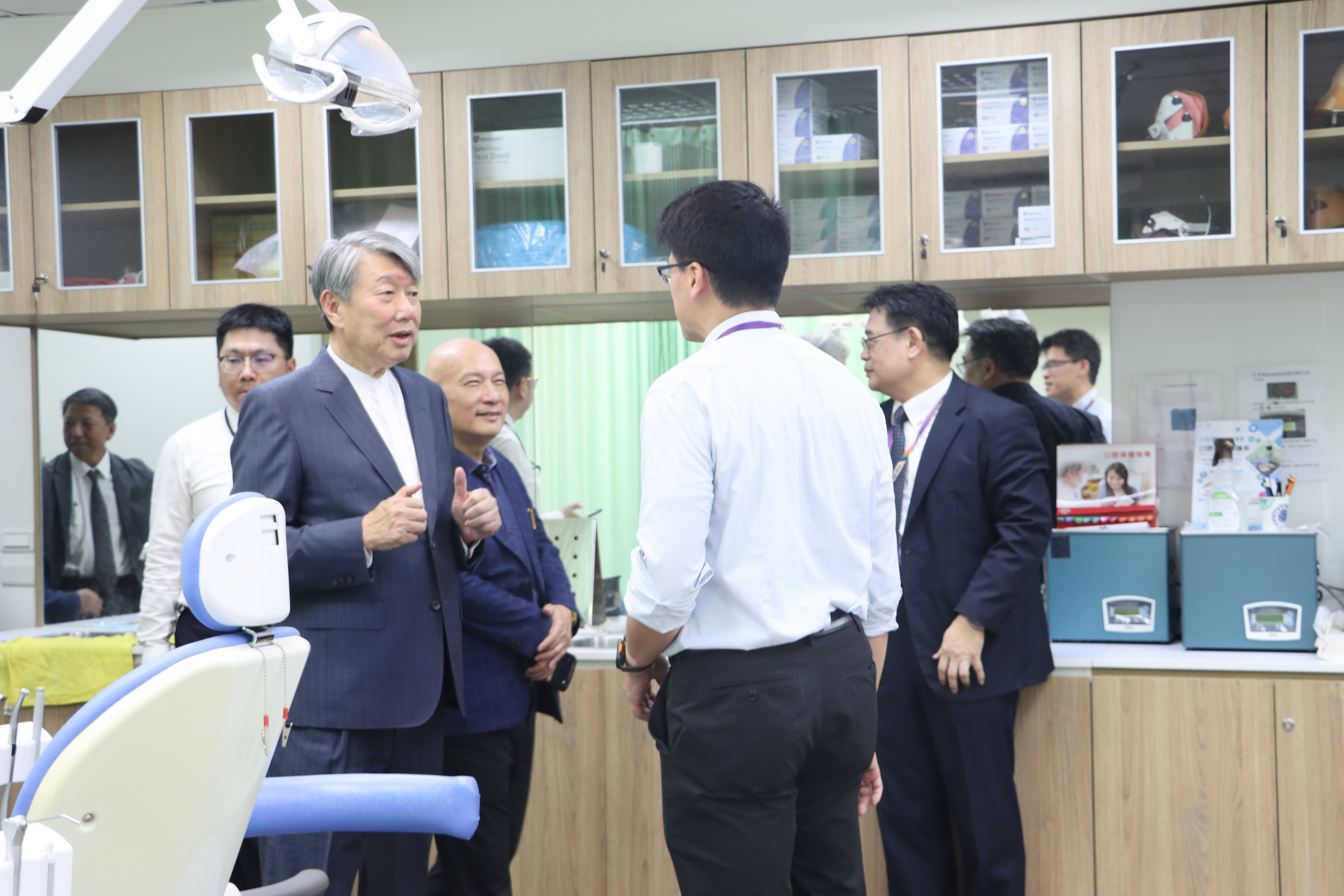 參觀口腔照護專業教室